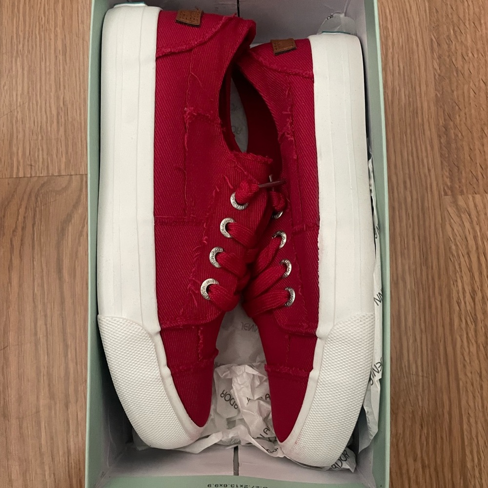 Brand new Jenn Ardor slip on red canvas shoes